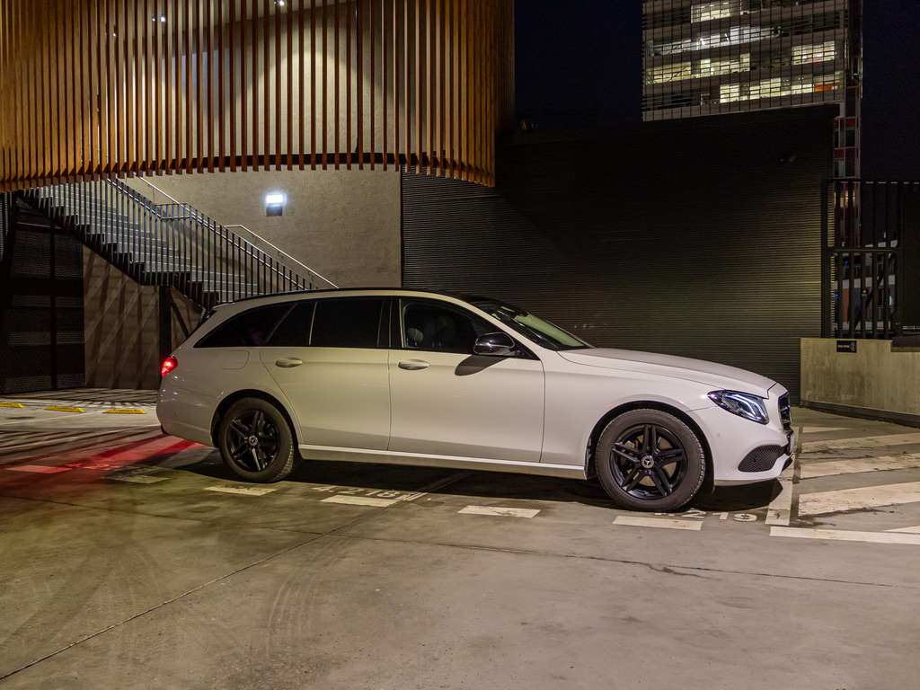 Mercedes-Benz E-Class Combi White - Side